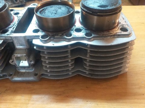 CYLINDER + TŁOKI KPL YAMAHA XJ 900 4KM