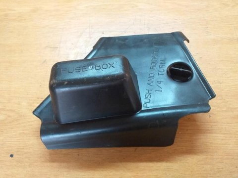 OSŁONA WYPEŁNIENIE PLASTIK FUSE BOX ARCTIC CAT 400 OSŁONA WYPEŁNIENIE PLASTIK FUSE BOX ARCTIC CAT 400