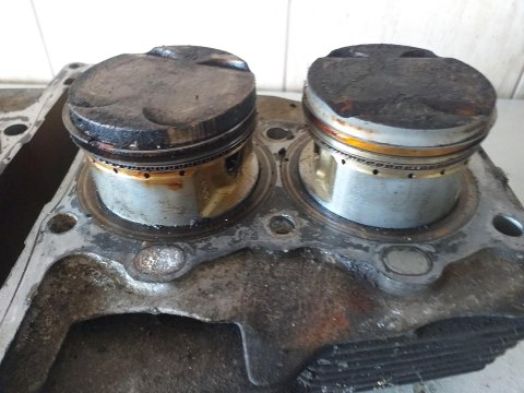 CYLINDER CYLINDRY + TŁOKI KPL HONDA CB 750 RC42E