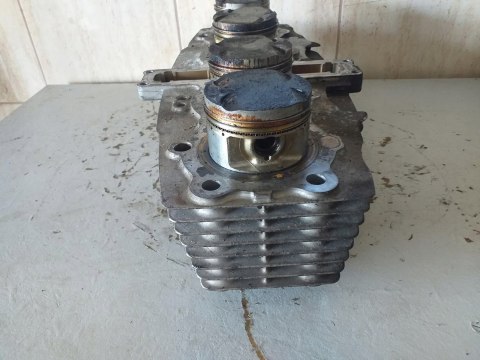 CYLINDER CYLINDRY + TŁOKI KPL HONDA CB 750 RC42E