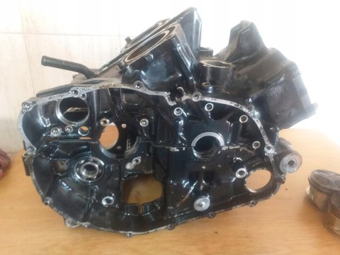 KARTERY BLOK SILNIKA TŁOKI HONDA MAGNA VF700 RC21E KARTERY BLOK SILNIKA TŁOKI HONDA MAGNA VF700 RC21E
