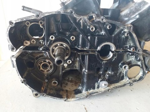 KARTERY BLOK SILNIKA+TŁOKI HONDA VF700 MAGNA RC21E