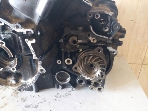 KARTERY BLOK SILNIKA+TŁOKI HONDA VF700 MAGNA RC21E