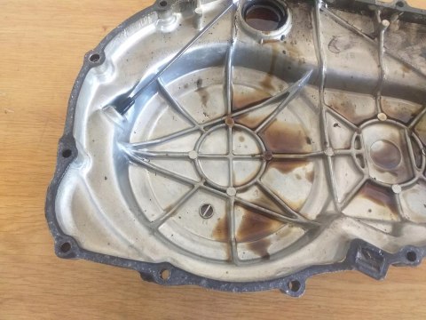 POKRYWA DEKIEL SPRZĘGŁA HONDA MAGNA VF700 RC21E POKRYWA DEKIEL SPRZĘGŁA HONDA MAGNA VF700 RC21E