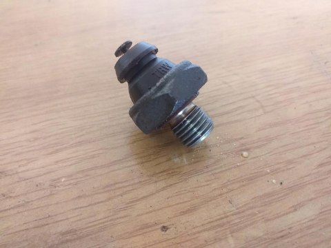 CZUJNIK CIŚNIENIA OLEJU BMW R850 R CZUJNIK CIŚNIENIA OLEJU BMW R850 R