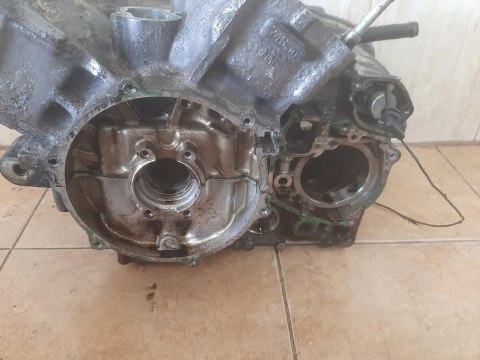 KARTER BLOK SILNIKA HONDA MAGNA VF 750 KARTER BLOK SILNIKA HONDA MAGNA VF 750