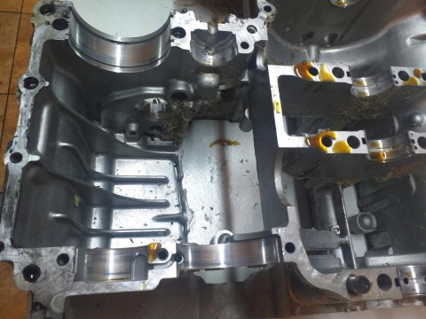 KARTERY BLOK SILNIKA HONDA VF750 C MAGNA RC43E