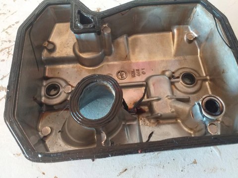 POKRYWA ZAWORÓW GŁOWICY DEKIEL HONDA NTV 650