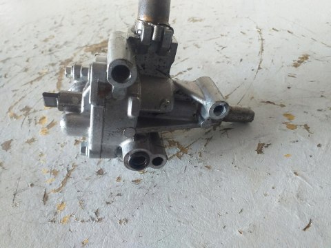 POMPA OLEJU HONDA VF 750 SUPER MAGNA POMPA OLEJU HONDA VF 750 SUPER MAGNA