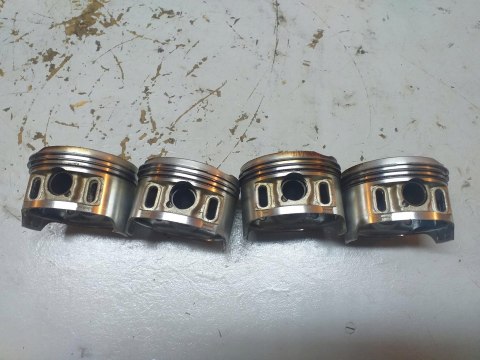 TŁOK TŁOKI KPL HONDA VF750 C MAGNA RC43E TŁOK TŁOKI KPL HONDA VF750 C MAGNA RC43E