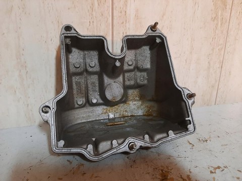 POKRYWA ZAWORÓW GŁOWICY APRILIA ETV 1000