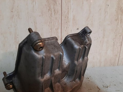 POKRYWA ZAWORÓW GŁOWICY APRILIA ETV 1000