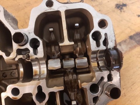 POKRYWA ZAWORÓW GŁOWICY HONDA PC800 PACIFIC COAST