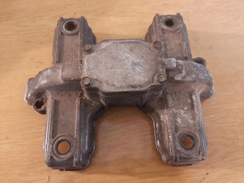 POKRYWA ZAWORÓW GŁOWICY SUZUKI GR 650