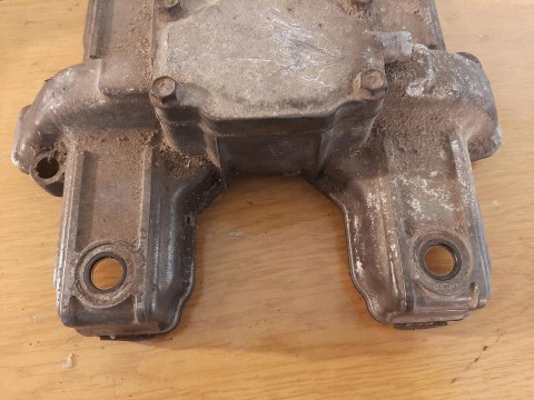 POKRYWA ZAWORÓW GŁOWICY SUZUKI GR 650