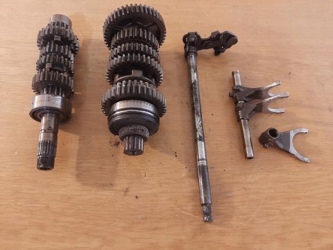 SKRZYNIA BIEGÓW KPL HONDA CB 500 PC26E SKRZYNIA BIEGÓW KPL HONDA CB 500 PC26E