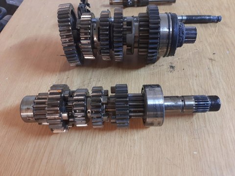 SKRZYNIA BIEGÓW KPL HONDA CB 500 PC26E SKRZYNIA BIEGÓW KPL HONDA CB 500 PC26E
