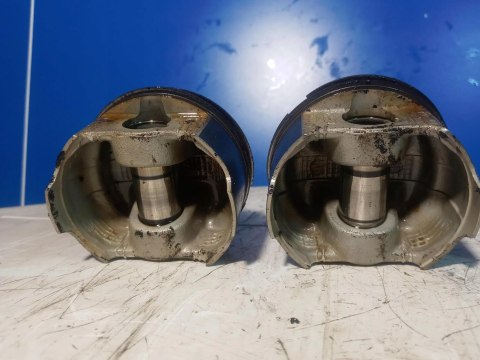 TŁOK TŁOKI HONDA CBR 600 F4 PC35 TŁOK TŁOKI HONDA CBR 600 F4 PC35