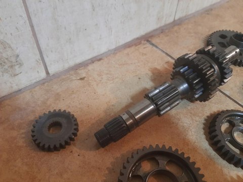 SKRZYNIA BIEGÓW HONDA TRX 300 BIG RED SKRZYNIA BIEGÓW HONDA TRX 300 BIG RED