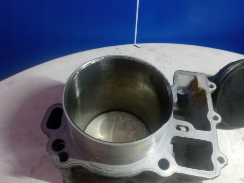 CYLINDER TŁOK SUZUKI TL 1000 S CYLINDER TŁOK SUZUKI TL 1000 S
