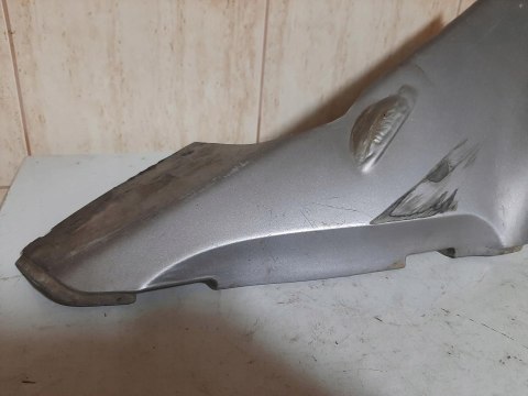 PŁUG BOCZEK OWIEWKA OSŁONA HONDA CBR 1000F PŁUG BOCZEK OWIEWKA OSŁONA HONDA CBR 1000F