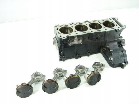 SUZUKI GSR 600 Cylinder z tłokami SUZUKI GSR 600 Cylinder z tłokami