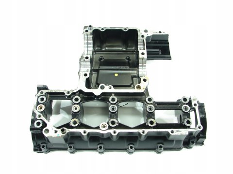 SUZUKI GSR 600 Karter górny SUZUKI GSR 600 Karter górny