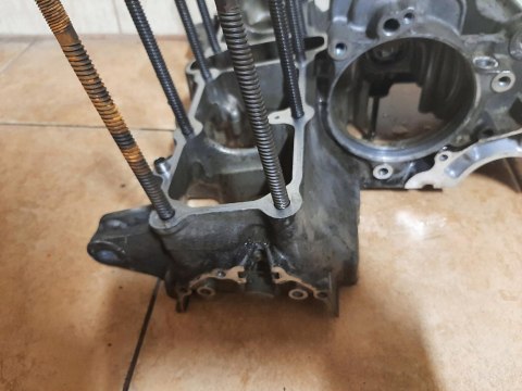 KARTER BLOK SILNIKA GÓRNY HONDA CBR 1000F KARTER BLOK SILNIKA GÓRNY HONDA CBR 1000F