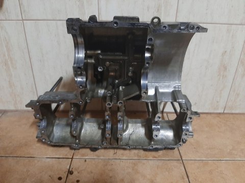 KARTER BLOK SILNIKA GÓRNY HONDA CBR 1000F KARTER BLOK SILNIKA GÓRNY HONDA CBR 1000F
