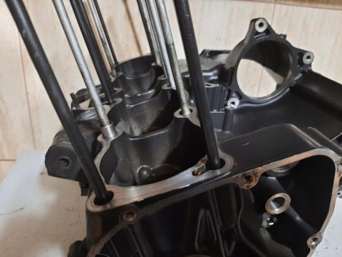 KARTER BLOK SILNIKA SUZUKI GSX R 750 R716 KARTER BLOK SILNIKA SUZUKI GSX R 750 R716