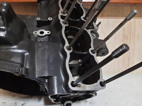 KARTER BLOK SILNIKA SUZUKI GSX R 750 R716 KARTER BLOK SILNIKA SUZUKI GSX R 750 R716