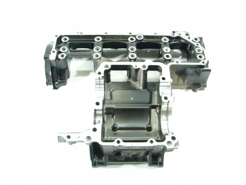SUZUKI GSR 600 Karter górny SUZUKI GSR 600 Karter górny