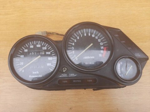 LICZNIK ZEGARY 180KM/H KAWASAKI ZZR 400 LICZNIK ZEGARY 180KM/H KAWASAKI ZZR 400