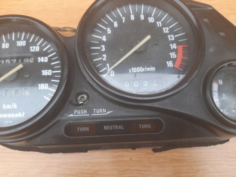 LICZNIK ZEGARY 180KM/H KAWASAKI ZZR 400 LICZNIK ZEGARY 180KM/H KAWASAKI ZZR 400