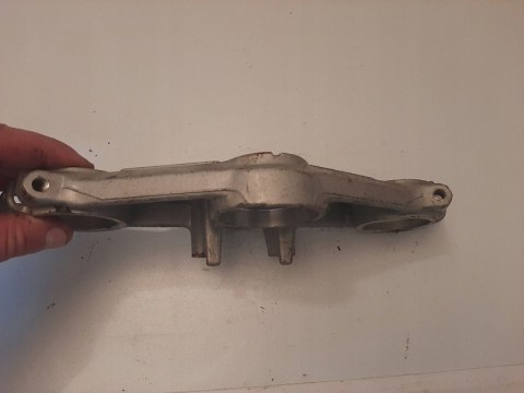 PÓŁKA GÓRNA ZAWIESZENIA HONDA VFR 800 PÓŁKA GÓRNA ZAWIESZENIA HONDA VFR 800