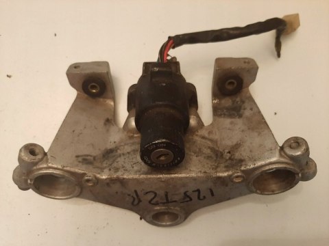 PÓŁKA GÓRNA ZAWIESZENIA YAMAHA TZR 125 PÓŁKA GÓRNA ZAWIESZENIA YAMAHA TZR 125