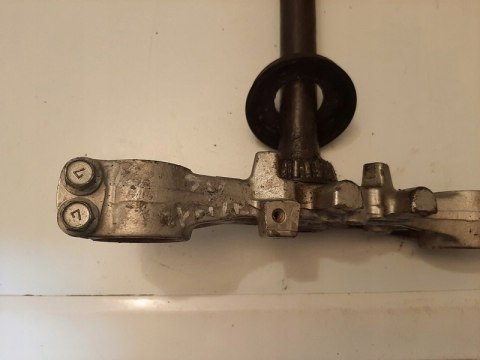 SZTYCA PÓŁKA DOLNA SUZUKI GSF BANDIT