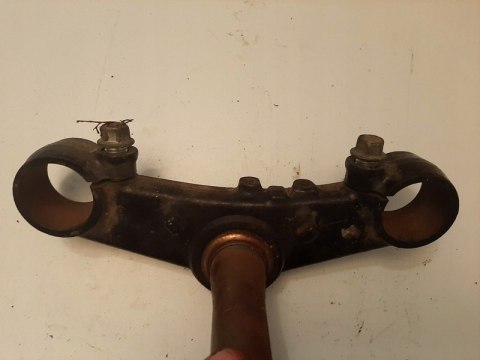 SZTYCA PÓŁKA DOLNA YAMAHA XT 125 600