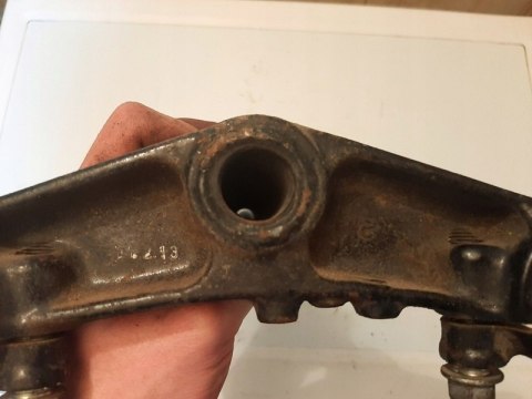 SZTYCA PÓŁKA DOLNA YAMAHA XT 125 600