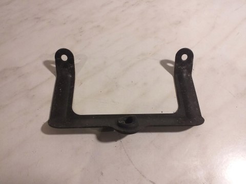 UCHWYT MOCOWANIE LAMPY TYŁ HONDA CBR 600 F1 UCHWYT MOCOWANIE LAMPY TYŁ HONDA CBR 600 F1