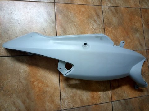 BOCZEK OWIEWKA BOCZNA DOLNA PIAGGIO NRG BOCZEK OWIEWKA BOCZNA DOLNA PIAGGIO NRG
