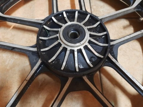 FELGA PRZÓD KOŁO HONDA MAGNA VF 500 V30 FELGA PRZÓD KOŁO HONDA MAGNA VF 500 V30