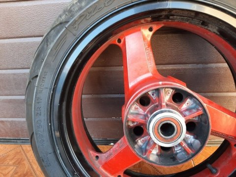 KOŁO FELGA TYŁ KAWASAKI ZX12R 2000R. KOŁO FELGA TYŁ KAWASAKI ZX12R 2000R.