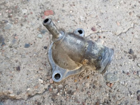 OBUDOWA TERMOSTATU SUZUKI GSX R 1300 HAYABUSA OBUDOWA TERMOSTATU SUZUKI GSX R 1300 HAYABUSA
