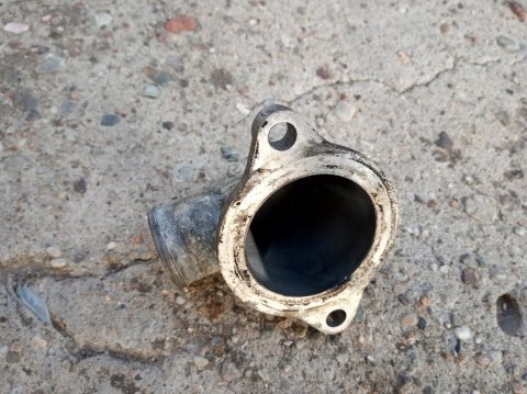 OBUDOWA TERMOSTATU SUZUKI GSX R 1300 HAYABUSA OBUDOWA TERMOSTATU SUZUKI GSX R 1300 HAYABUSA