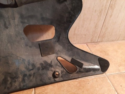 OWIEWKA BOCZNA BOCZEK OSŁONA SUZUKI GSX R 750 W OWIEWKA BOCZNA BOCZEK OSŁONA SUZUKI GSX R 750 W