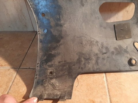 OWIEWKA BOCZNA BOCZEK OSŁONA SUZUKI GSX R 750 W OWIEWKA BOCZNA BOCZEK OSŁONA SUZUKI GSX R 750 W
