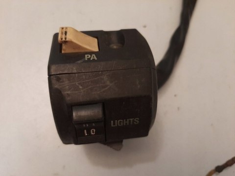 PRZEŁĄCZNIK LEWY SUZUKI RG 125 GSX 750 R 374-10 PRZEŁĄCZNIK LEWY SUZUKI RG 125 GSX 750 R 374-10