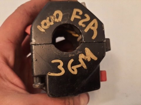 PRZEŁĄCZNIK LEWY YAMAHA FZR FAZER 1000 3GM PRZEŁĄCZNIK LEWY YAMAHA FZR FAZER 1000 3GM