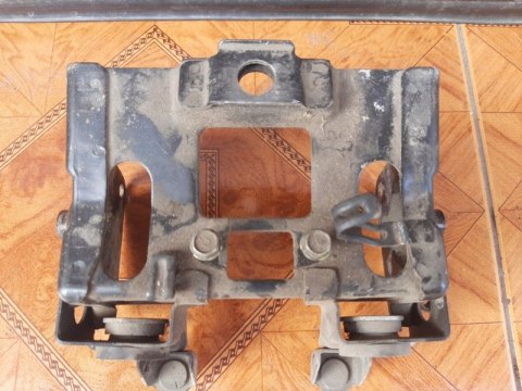 STELAŻ MOCOWANIE LAMPY TYŁ HONDA MAGNA VF 500 V30